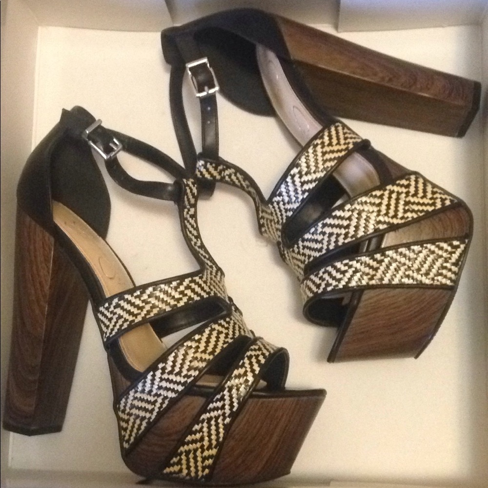 Jessica Simpson "DENICIA" heels